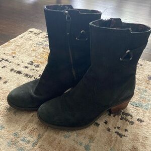 Teva- smoky black boots-ladies size 7